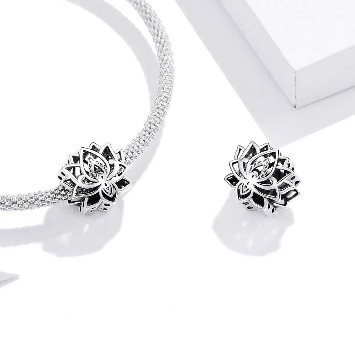 Pandora on sale lotus charm