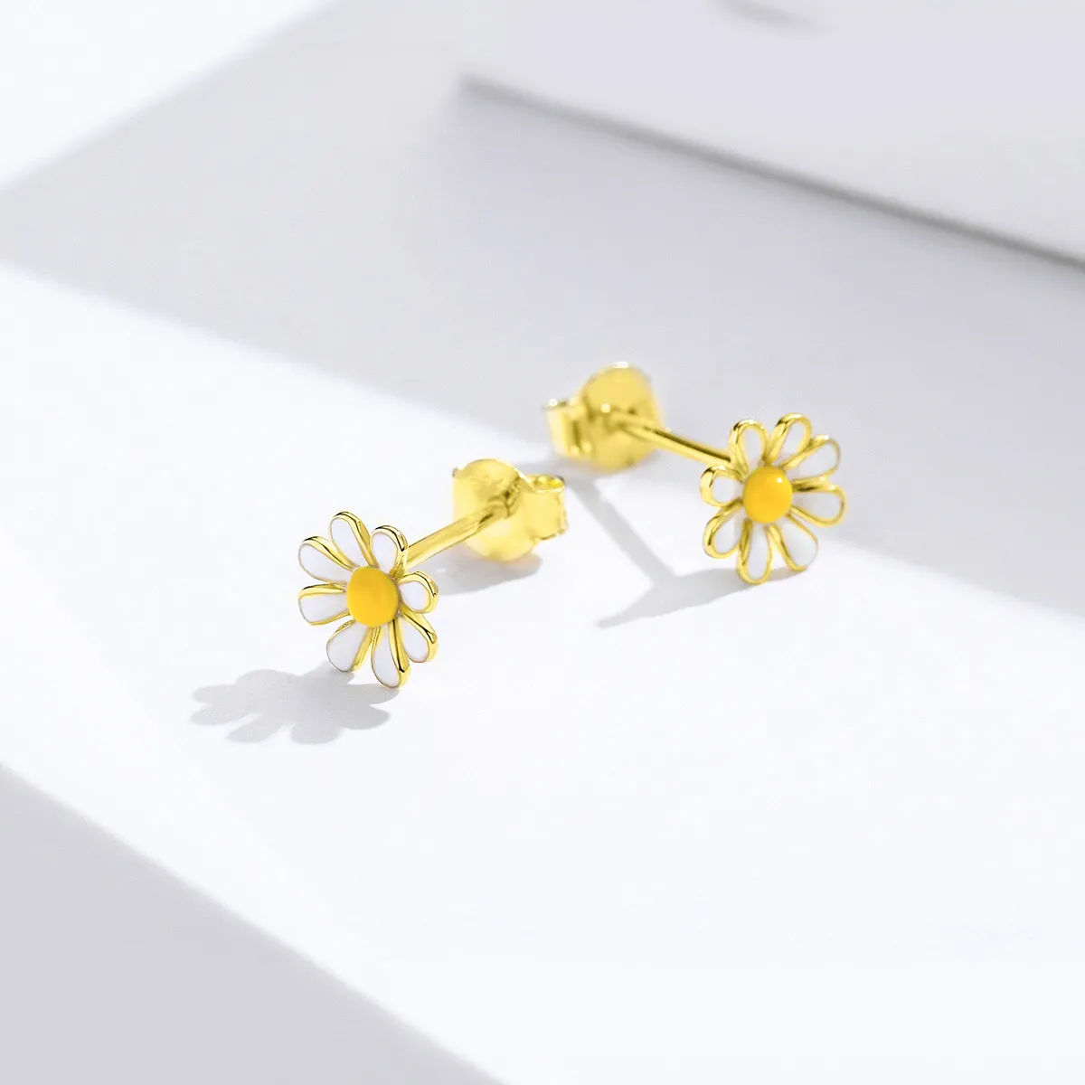 Pandora Style 18ct Gold Plated Daisy Stud Earrings - BSE203