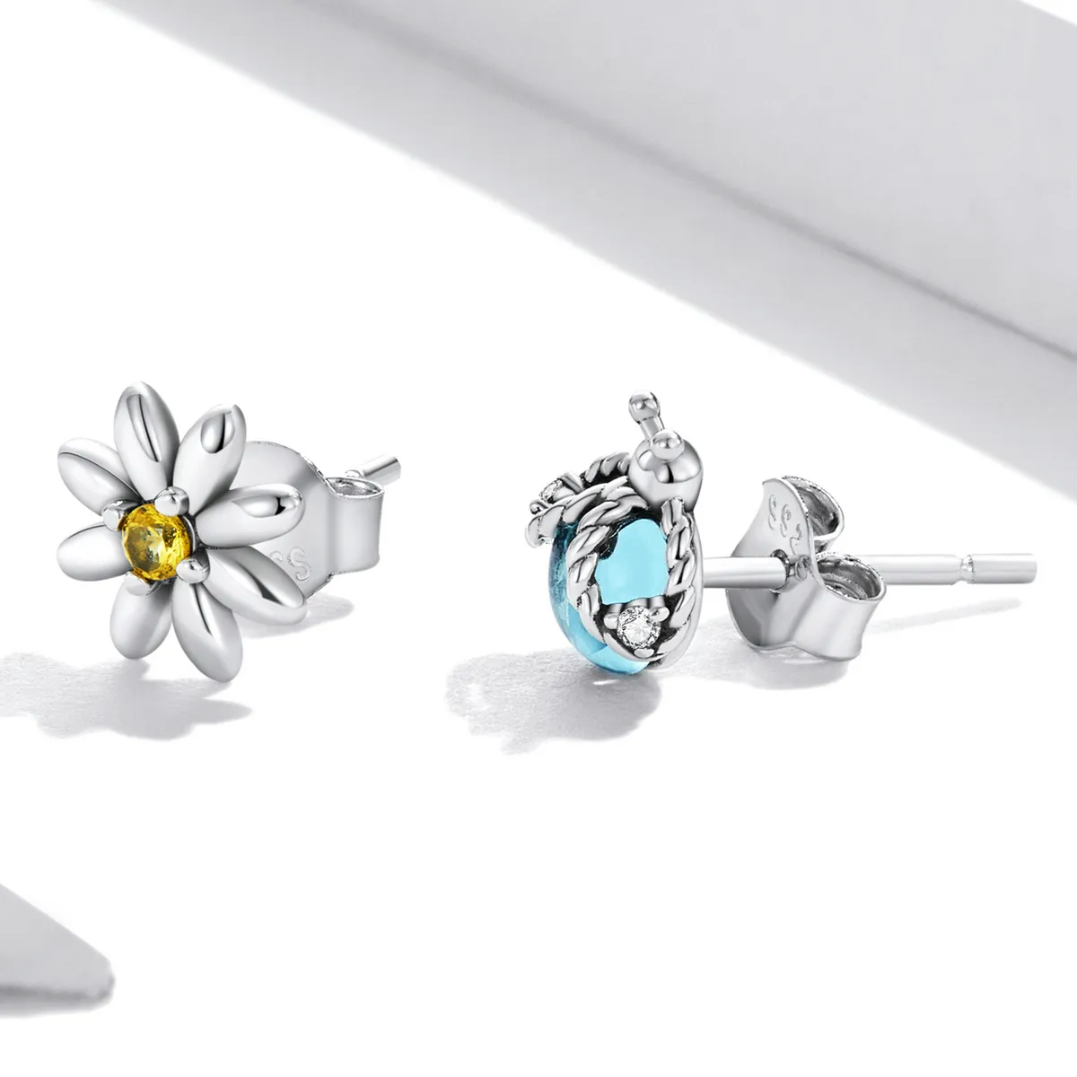 Pandora Style Asymmetric Daisy Ladybug Stud Earrings - SCE1364