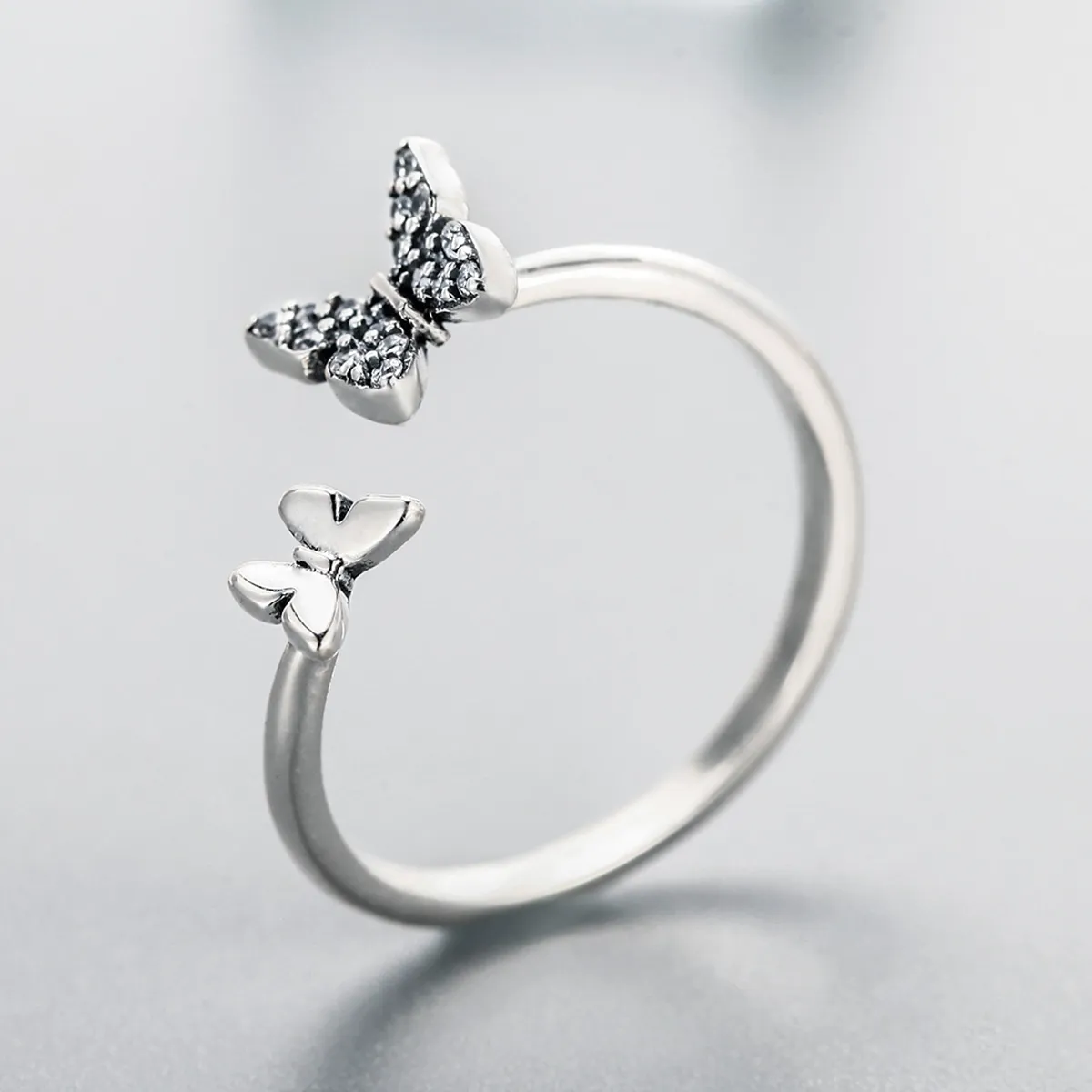 Bedazzling butterfly ring on sale pandora